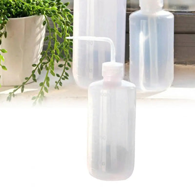 250/500ml Watering Can Curved Spout Plastic Watering Can Squirt Squeeze Spray Bottle Watering Can Watering Irrigation