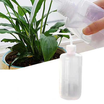 250/500ml Watering Can Curved Spout Plastic Watering Can Squirt Squeeze Spray Bottle Watering Can Watering Irrigation