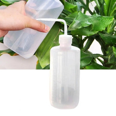 250/500ml Watering Can Curved Spout Plastic Watering Can Squirt Squeeze Spray Bottle Watering Can Watering Irrigation