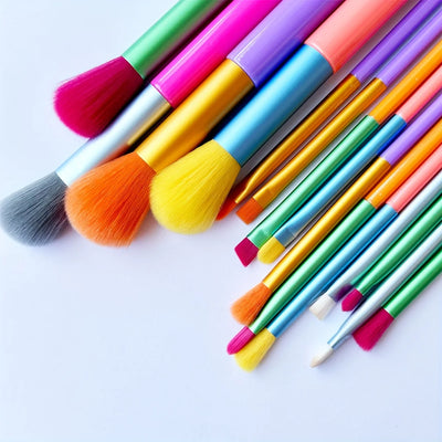 Makeup_Brushes_15Pcs_Colourful_Makeup_Brush_Set_Foundation_Contour_Blush_Concealers_Eye_Shadow_Blending_Make_Up_Brush_Kit
