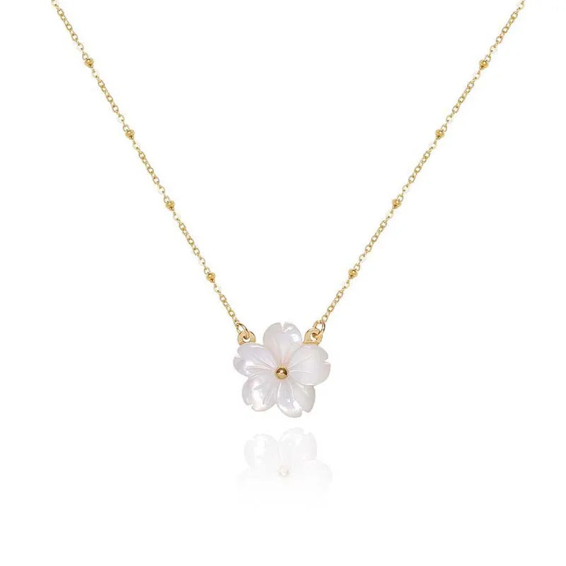 Stainless Steelss Shell Flower Pendant Necklace For Women Vintage Gold Color Heart Clavicle Chain Romantic Necklace Jewelry Gift