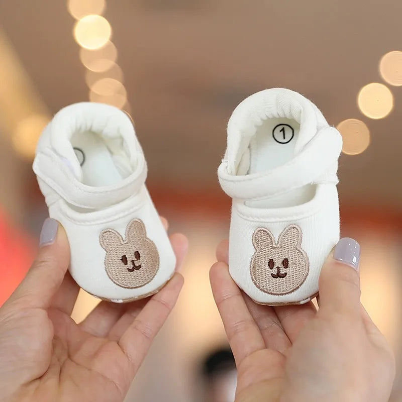 Cute Bear Soft Sole Comfortable Sandals for Infants and Toddlers Baotou Anti Kick First Step Shoes 0-18 Months