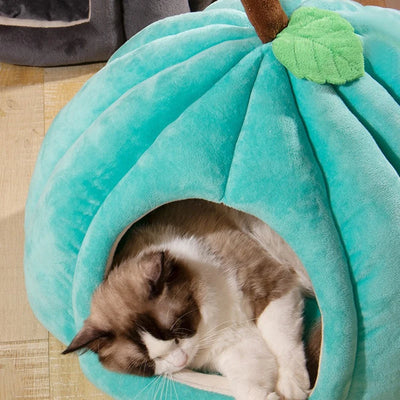 3D PUMPKIN PET HOUSE – SEMI-ENCLOSED WINTER CAT HOUSE WITH REMOVABLE BOTTOM, NON-SLIP BASE & WASHABLE SOFT PP COTTON MAT