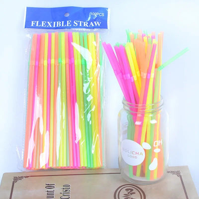 200pcs Colorful Drinking Disposable Straws Bar Party Wedding Kitchen Beverage Straw Durable Disposable Curved Modelling Straws