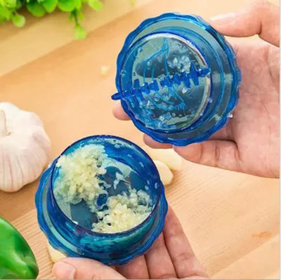 MULTIFUNCTIONAL MANUAL GARLIC PRESS – HANDHELD CRUSHER & CHOPPER KITCHEN TOOL
