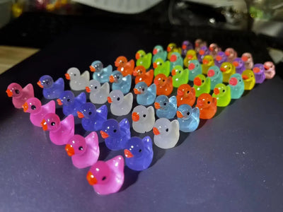 50PCS GLOW-IN-THE-DARK MINI DUCKLINGS – FAIRY GARDEN & MICRO LANDSCAPE DECOR WITH MOSS NIGHT LIGHT
