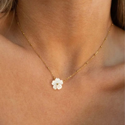 Stainless Steelss Shell Flower Pendant Necklace For Women Vintage Gold Color Heart Clavicle Chain Romantic Necklace Jewelry Gift
