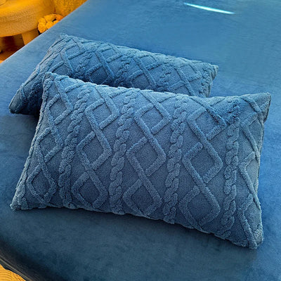 Specification for 1PCS/2PCS Velvet Pillowcase Pillow Cover (48x74cm):