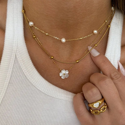 Stainless Steelss Shell Flower Pendant Necklace For Women Vintage Gold Color Heart Clavicle Chain Romantic Necklace Jewelry Gift