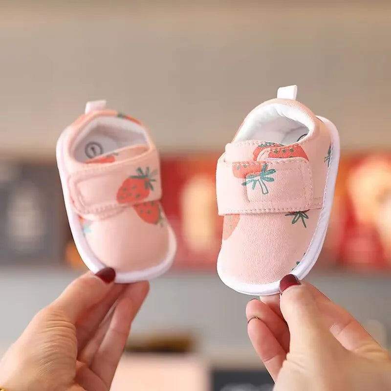 Cute Bear Soft Sole Comfortable Sandals for Infants and Toddlers Baotou Anti Kick First Step Shoes 0-18 Months