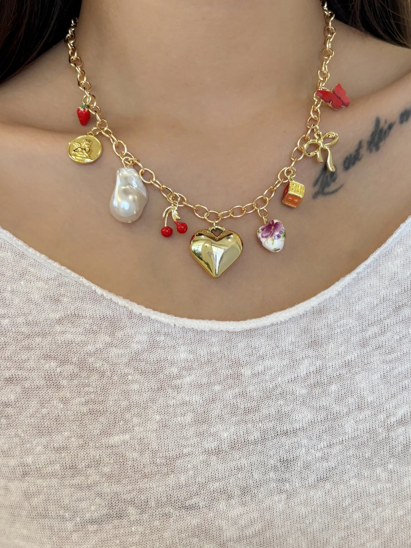 Creative Stainless Steel Starfish Flower Pendant Golden Color Necklace Ladies Charm Fashion Exquisite Jewelry