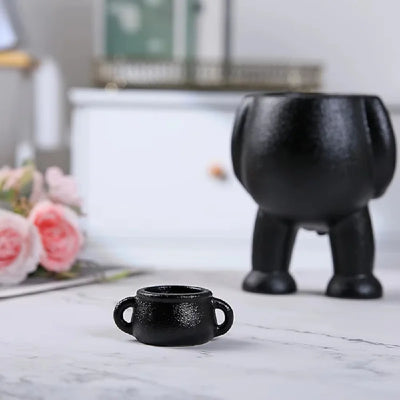 Ceramic Peeing Potted Gardening Pots Novelty Peeing Planter Pot with Drainage Desktop Flowers Planter Display for Bedroom Patios