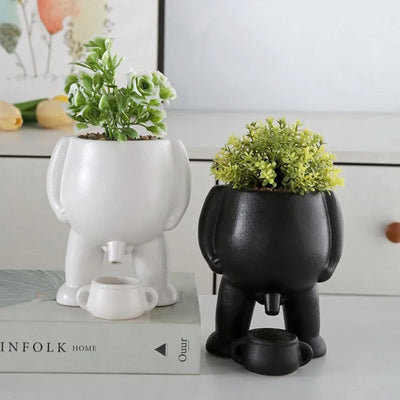 Human Shaped Peeing Plant Pot with Drainage Holes Figure Vases Resin Funny Flowerpot Piss Pot Shape Home Decoration Friend Gift