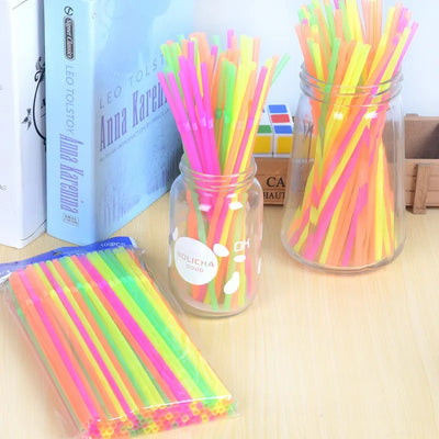 200pcs Colorful Drinking Disposable Straws Bar Party Wedding Kitchen Beverage Straw Durable Disposable Curved Modelling Straws