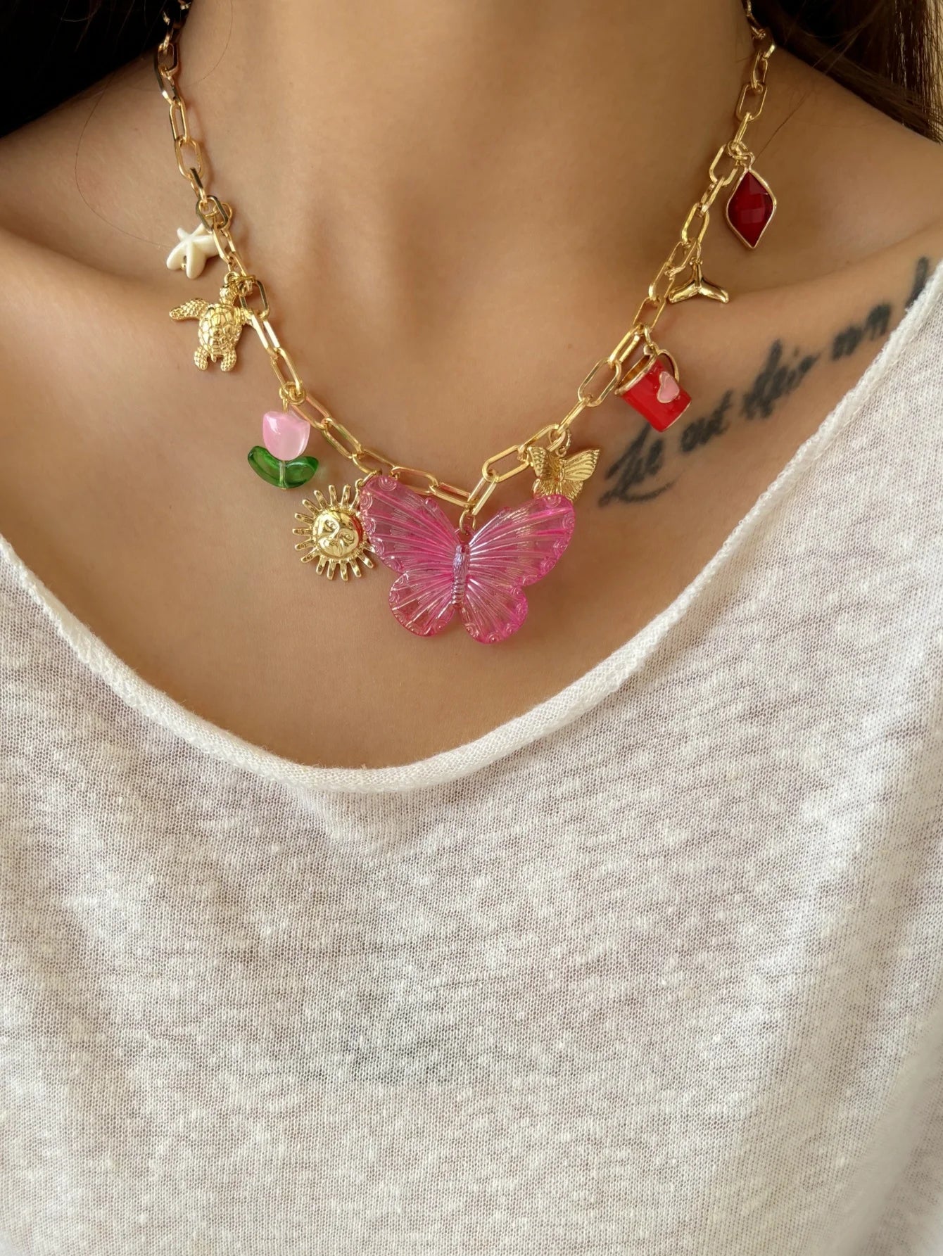 Creative Stainless Steel Starfish Flower Pendant Golden Color Necklace Ladies Charm Fashion Exquisite Jewelry